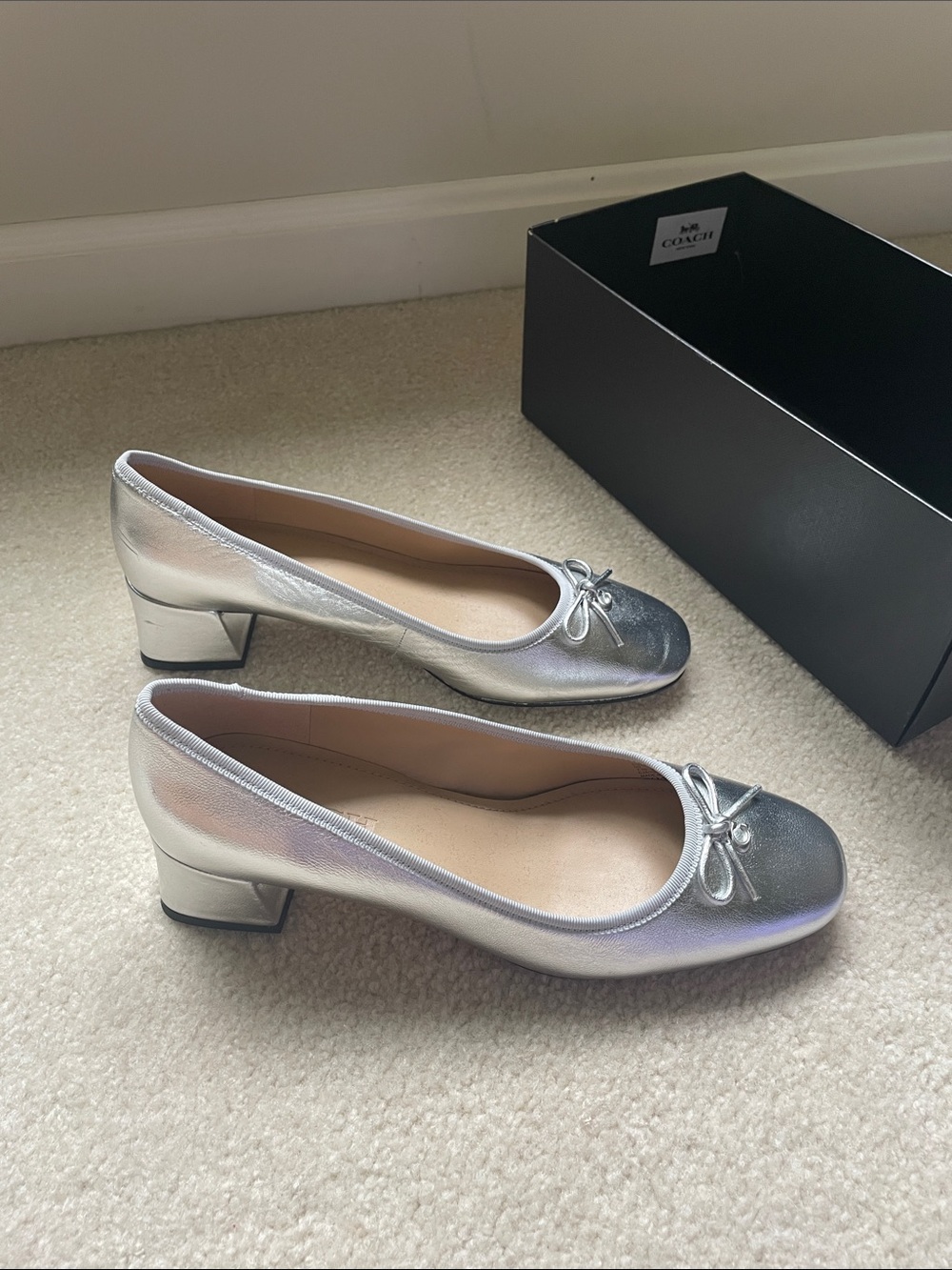 Coach Metallic Silver Ballet Flats with Bow Accent NEW! Never worn! - Picture 5 of 9